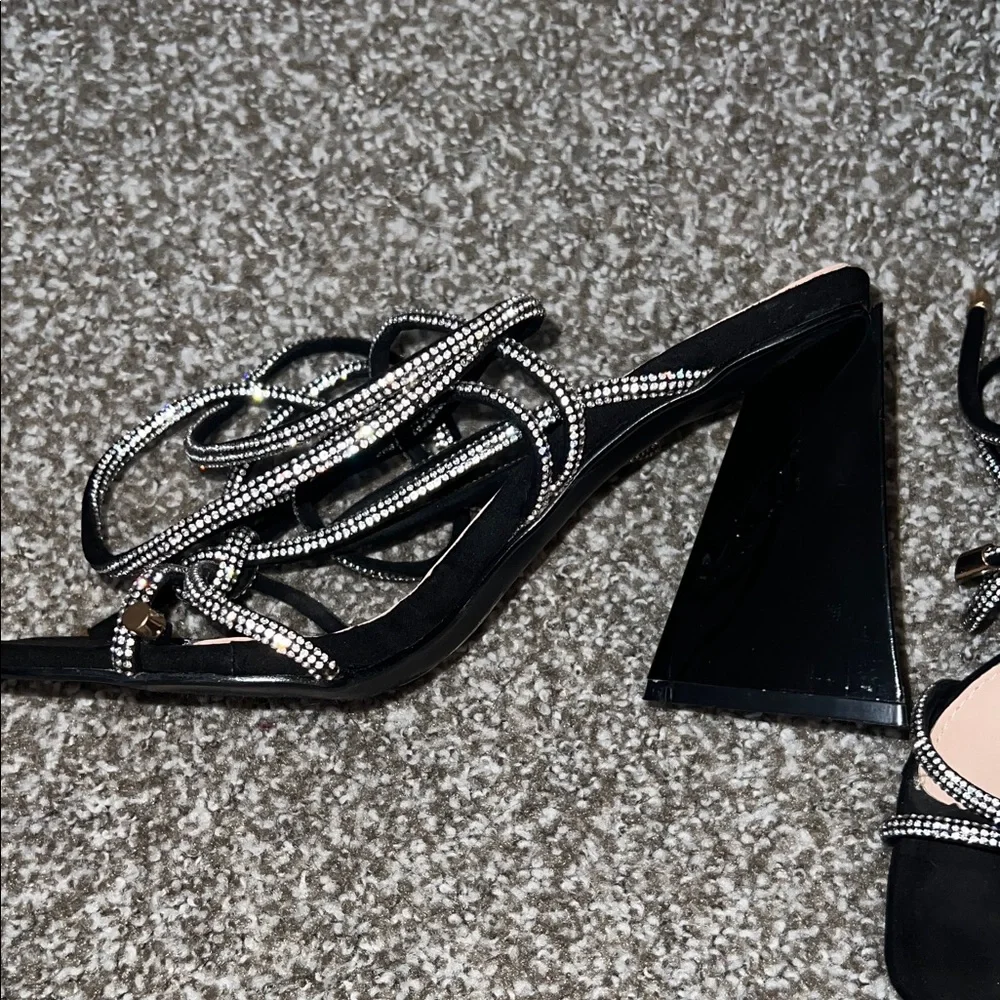 Elegant Black Strappy Heels - Picture 5 of 7